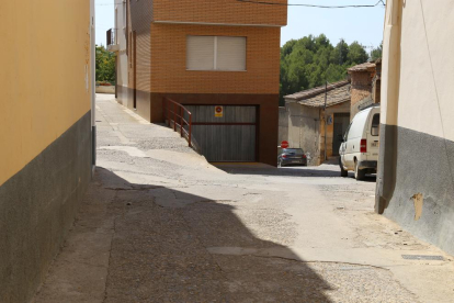 Imagen de la calle Fraga en Saidí, con dos ramales. 