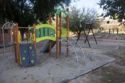 El nuevo parque infantil se ubica junto a la Llar d’Infants l’Era. 