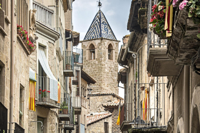 El carrer Castell de Solsona, una de les vies comercials de la capital.