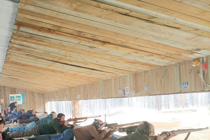 Torres de Segre acoge a 43 tiradores con rifle histórico