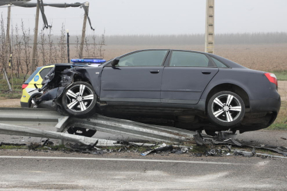 Uno de los coches implicados en el accidente de ayer en la LV-2001 en Mollerussa.