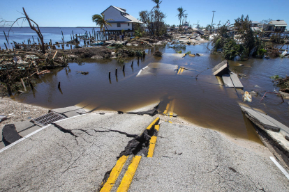 Vista de les destrosses de l’huracà Ian a Matlacha, Florida (EUA).