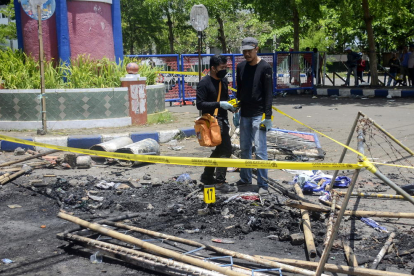 Almenys 129 morts per uns aldarulls en un partit de futbol a Indonèsia