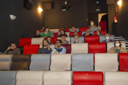 Los Cinemes Majèstic de la capital del Urgell se llenaron anoche para ver el estreno de ‘Alcarràs’, junto a algunos de sus protagonistas. 