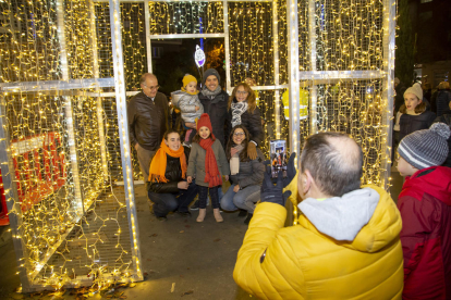 Un momento del acto del encendido de luces en Balaguer.