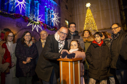 Un momento del acto del encendido de luces en Balaguer.