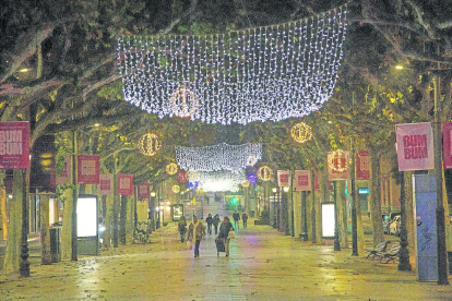 Un momento del acto del encendido de luces en Balaguer.