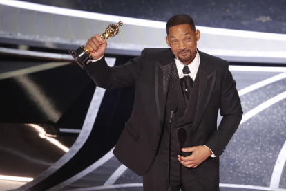 Will Smith abandona la Academia de Hollywood tras la polémica bofetada al comediante Chris Rock