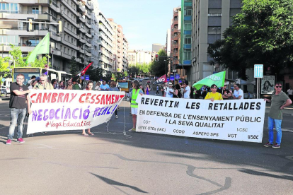 Seguiment mínim de la vaga de dos hores - Educació va xifrar en un 1,49% el seguiment a Lleida de la jornada parcial de vaga docent, convocada pels sindicats per reclamar la reversió de les retallades i contra l’avanç de l’inici del curs. V ...