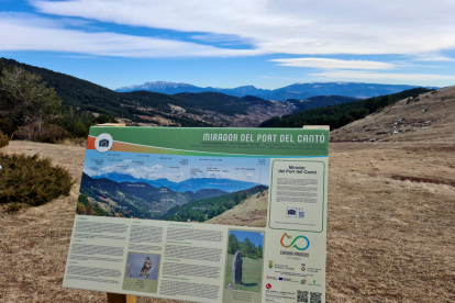 Mirador del Port del Cantó, a la frontera entre l'Alt Urgell i el Pallars Sobirà