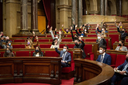Votació en el ple del Parlament pel dictamen sobre l’escó de Pau Juvillà, en la qual no va participar la CUP.