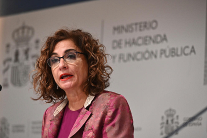 La ministra de Hacienda, María Jesús Montero, en la sede del ministerio.