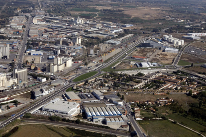 Una vista aérea de una zona industrial de Lleida.