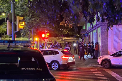 Vista del despliegue policial tras el incidente en Prat de la Riba. 