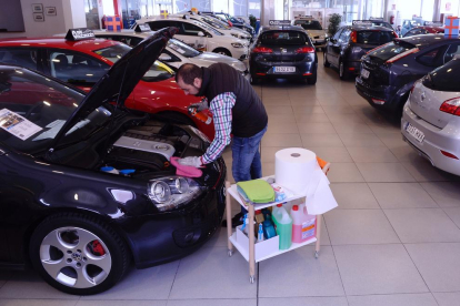 El mercat de peces de cotxes de segona mà incrementa les seues vendes un 23 %