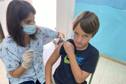 Comença la vacunació contra el papil·loma humà a infants de sisè de primària al Pirineu