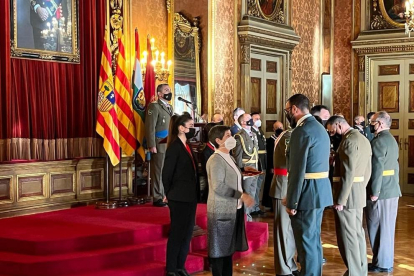 El Rey Felipe VI pasa revista a las tropas en la Pascua Militar, en el Palacio Real, en Madrid.