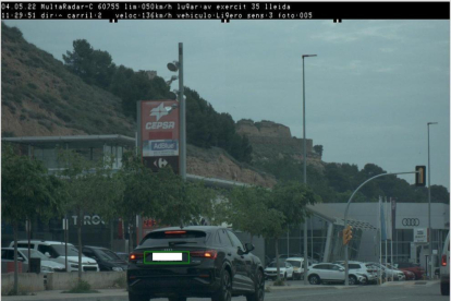 El vehículo captado por el radar de la Guardia Urbana de Lleida a 136 km/h por la avenida del Ejército.