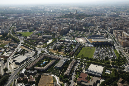 Vista de Ciutat Jardí y el Camp d’Esports, dos de las áreas con más desarrollo socioeconómico de Lleida.