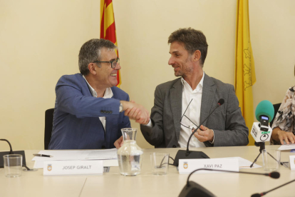 Joan Giralt, director del museo, y el alcalde de Molins, Xavi Paz.