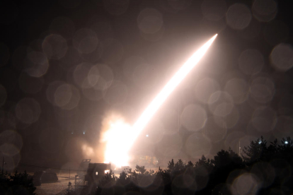 Imagen del lanzamiento de un misil surcoreano.