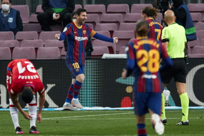 Leo Messi, desesperat després del segon gol     del Granada.