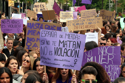 Imagen de archivo de una protesta contra la ‘sentencia de la manada’ en las calles de Lleida. 