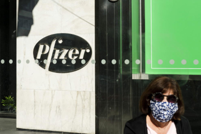 Los Estados Unidos aún no cree necesaria una tercera dosis de Pfizer y esperará más datos