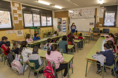 Una clase de Primaria en el colegio Frederic Godàs de Lleida.