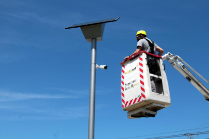 Una de les càmeres de vigilància que es van instal·lar a l’agost.