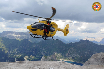 Sis morts i vuit ferits per un despreniment de glacera als Alps italians