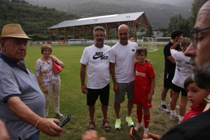 Pep Guardiola arriba a Rialp per visitar els nens i nenes del seu campus