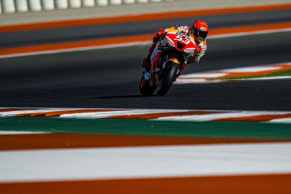 Marc Márquez durant els entrenaments classificatoris a València.