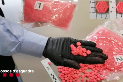 Imagen de las pastillas incautadas por los Mossos d’Esquadra. 