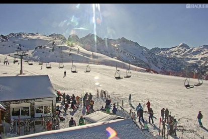 Esquiadores ayer en las pistas del Espot.