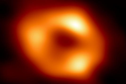 Una imatge confirma l'existència d'un forat negre al cor de la Via Làctia
