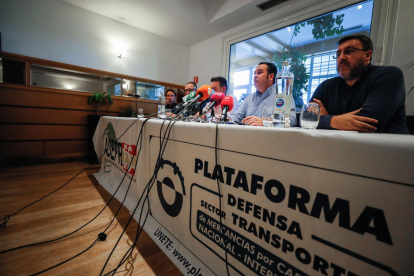 La Plataforma Nacional para la Defensa del Transporte anunció ayer la convocatoria de huelga.