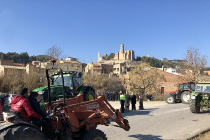 Imatge dels Tres Tombs a Castelló de Farfanya.