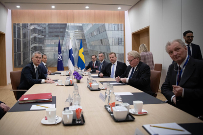 Reunió del secretari general de l’OTAN amb els ministres de Defensa de Finlàndia i Suècia.