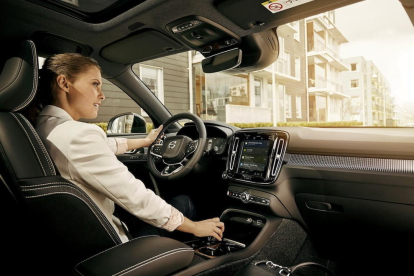 La integració directa  permetrà als clients de Volvo Cars controlar les funcions del vehicle mitjançant comandos de veu.