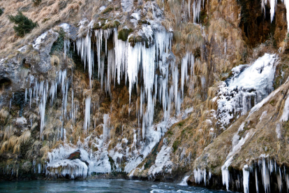 Detall de les escultures de gel que es formen a l'Argenteria (Pallars Sobirà) pel fred d'aquests dies.