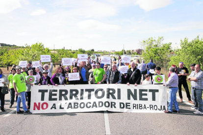 Una manifestación en 2019 contra la construcción del vertedero de Riba-roja.