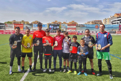 Los ganadores del torneo en las diferentes categorías.