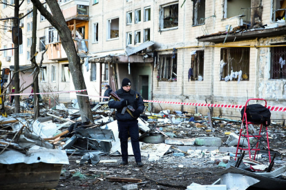 Un edifici destruït a Kíev.