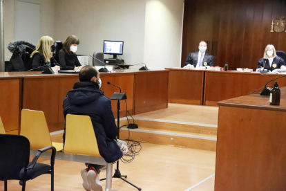 El acusado durante el juicio celebrado el pasado 10 de febrero en la Audiencia de Lleida. 