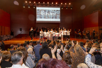 Centenars d’usuaris, familiars, professionals i institucions van celebrar l’efemèride ahir a l’Auditori Enric Granados.