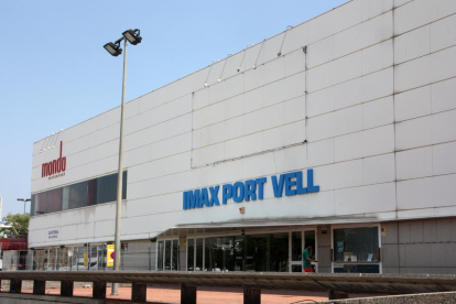 Imagen de la fachada del Imax Port Vell, cerrado en 2014.
