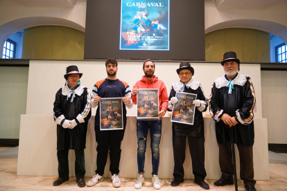 Presentació ahir del programa i el cartell del Carnaval 2022.