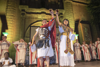 Miquel Parramon y Tere Maestro interpretaron a Julio César y Cleopatra la noche del lunes en Guissona.