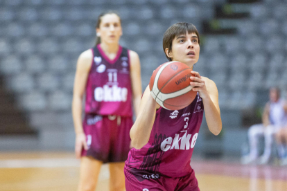 Pilar Comella anotó 8 puntos ante el Viladecans.